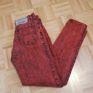 𝅺vintage Santana Red Acid Wash Jeans